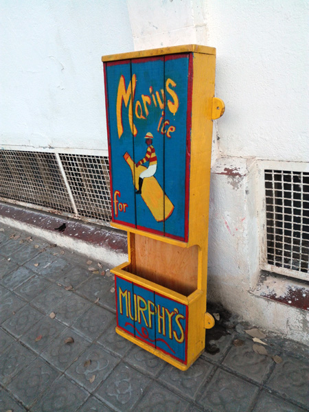 estante decoracion bar madera 128x43-52x16 1u